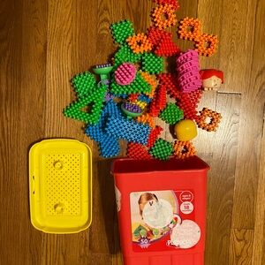 Hasbro playskool clipo figure bucket